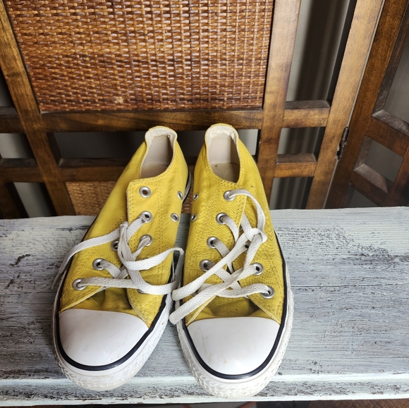 Yellow converse all star shoes - Picture 4 of 6